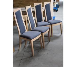 Lot de 4 chaises en chêne massif 1504.80€ net TTC + 7.20€ d'éco-participation (les modèles exposés)